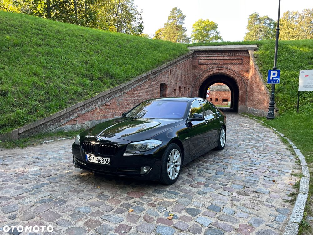 BMW Seria 5 525d xDrive - 1