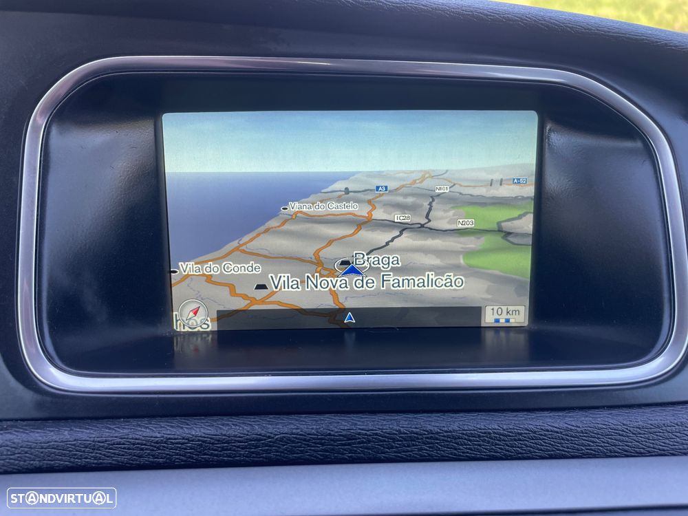 Volvo V40 Cross Country D2 Momentum - 26