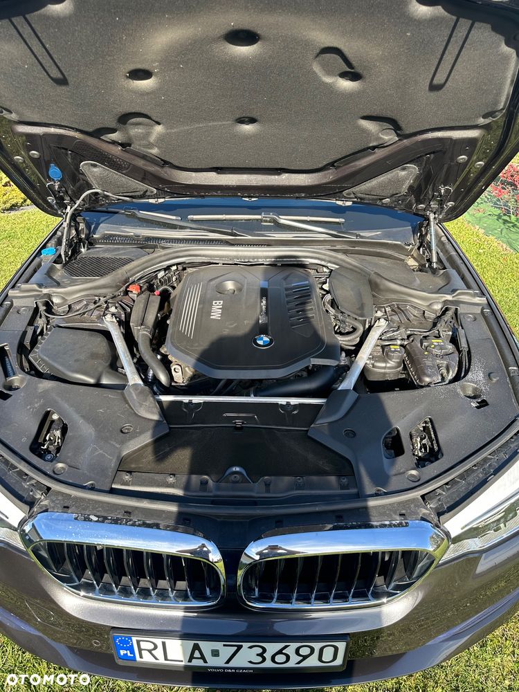 BMW Seria 5 540i xDrive Sport Line - 14