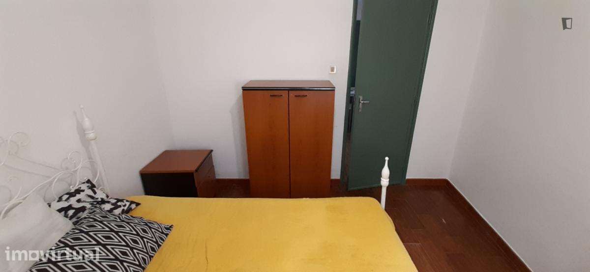 Quarto - localizado em Leiria - Grande imagem: 5/11