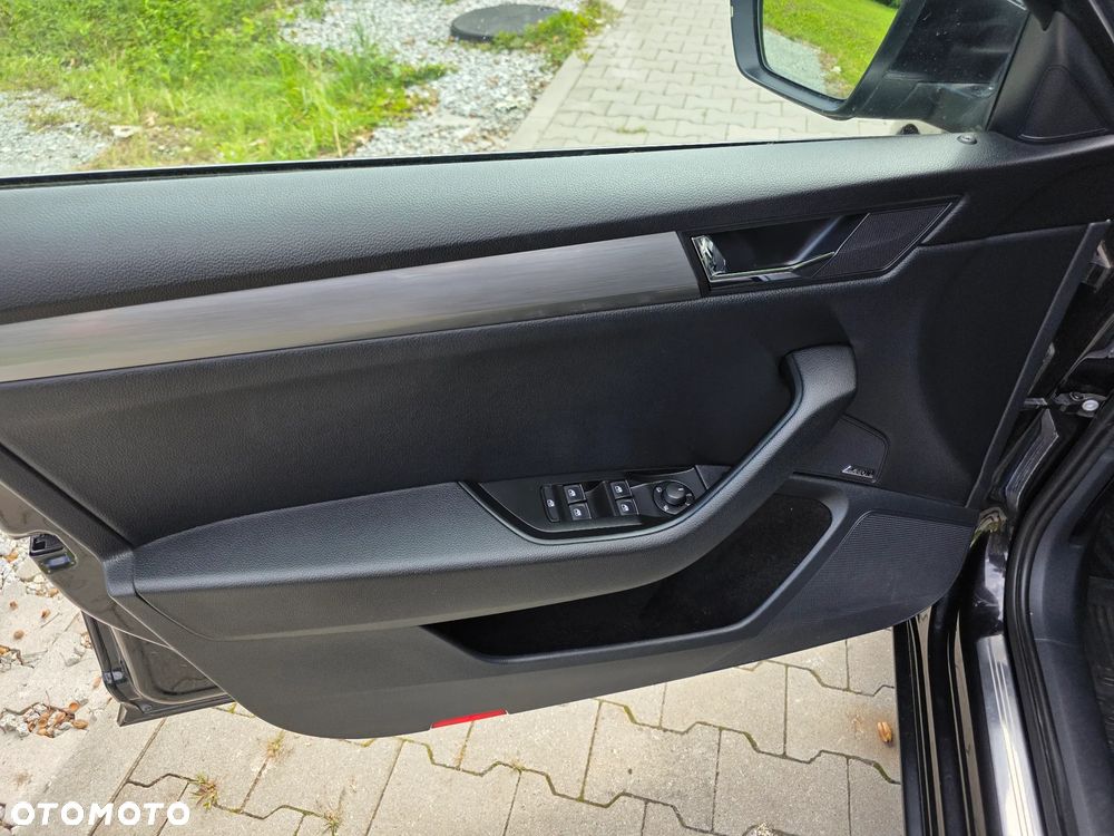 Skoda Superb 2.0 TDI Style DSG - 14