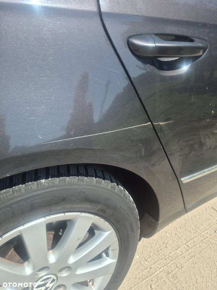 Volkswagen Passat 2.0 TDI Trendline DSG - 4