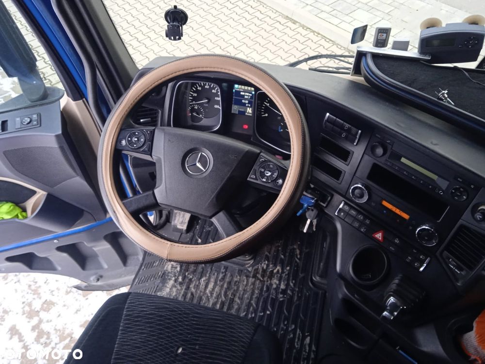 Mercedes-Benz Actros - 5