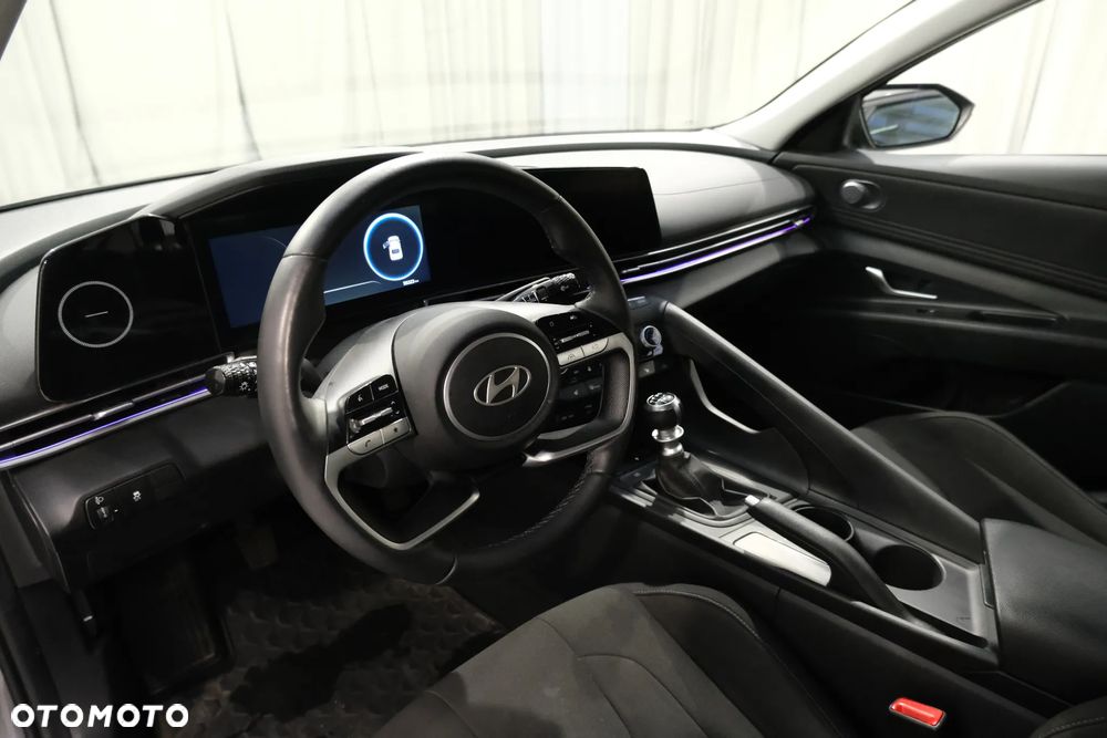 Hyundai Elantra 1.6 Smart - 5