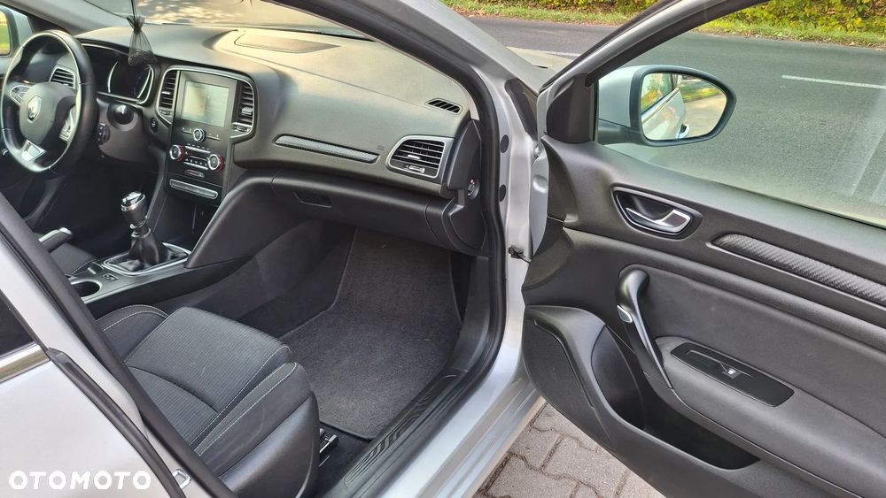 Renault Megane TCe 115 GPF LIMITED - 15