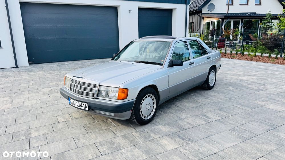 Mercedes-Benz W201 (190) - 1