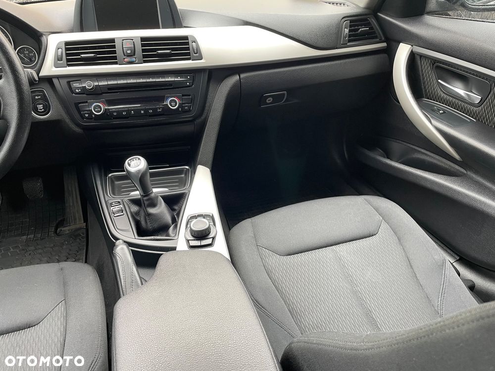 BMW Seria 3 316i - 8