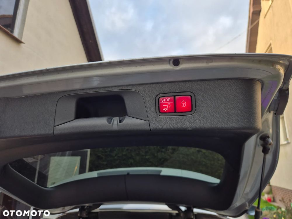 Mercedes-Benz GLC - 24