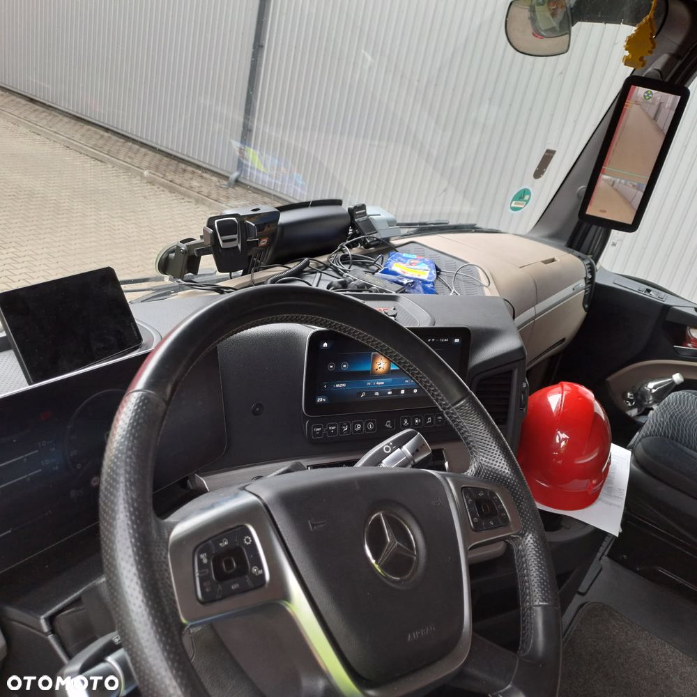 Mercedes-Benz Actros - 7