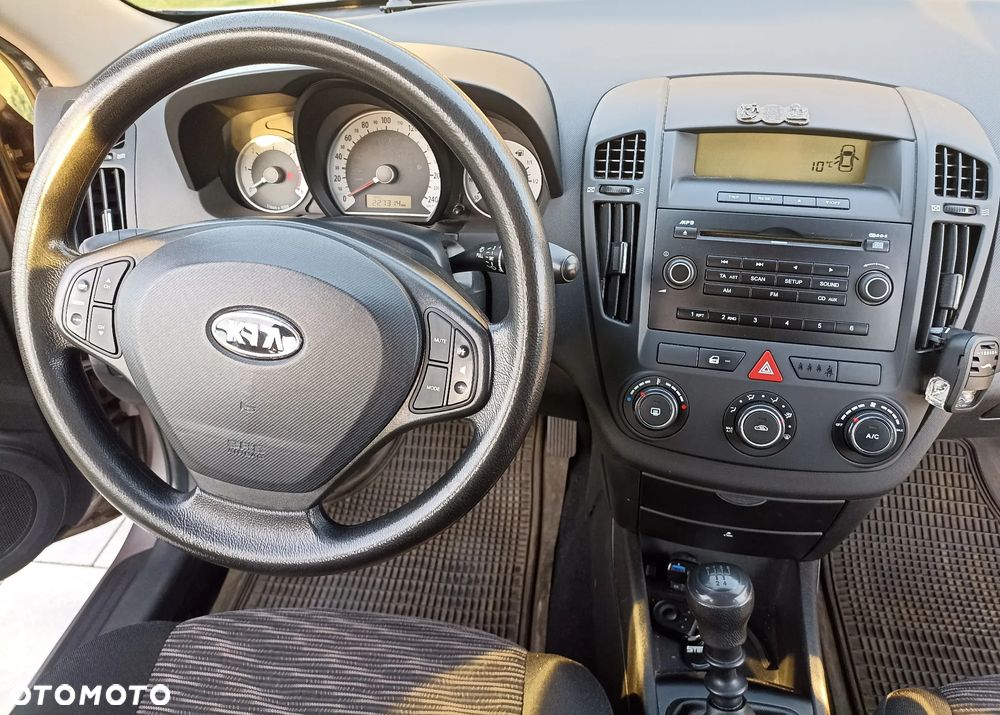Kia Ceed 1.6 Crdi Comfort + - 5