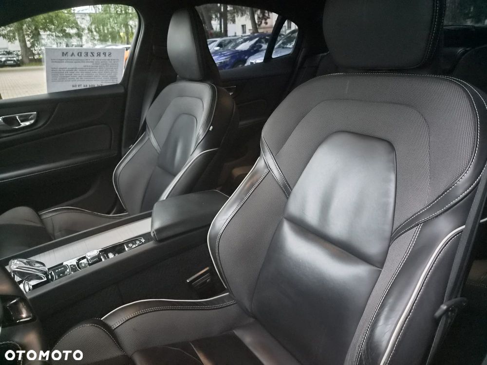 Volvo S60 B4 B R-Design - 16