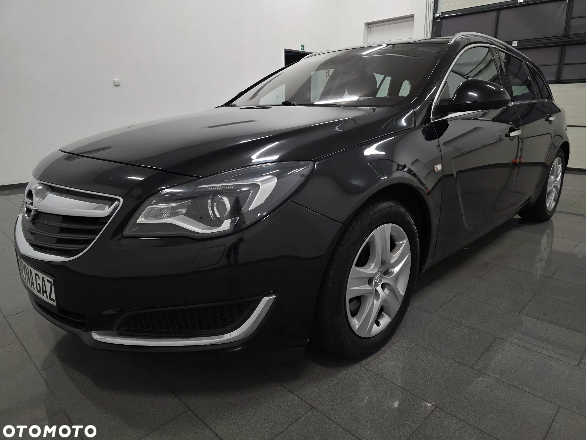 Opel Insignia 1.6 Turbo Sports Tourer - 2