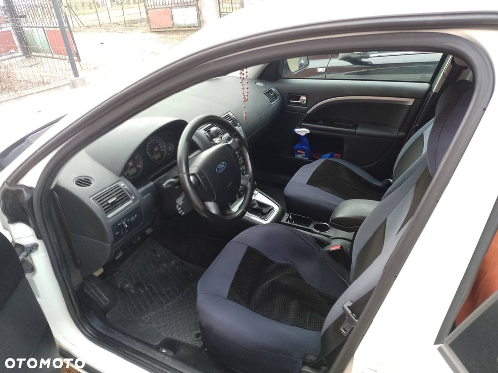 Ford Mondeo - 4