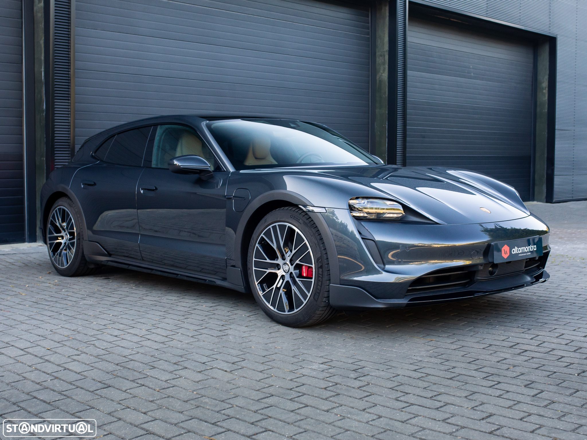 Porsche Taycan Cross Turismo 4S - 2