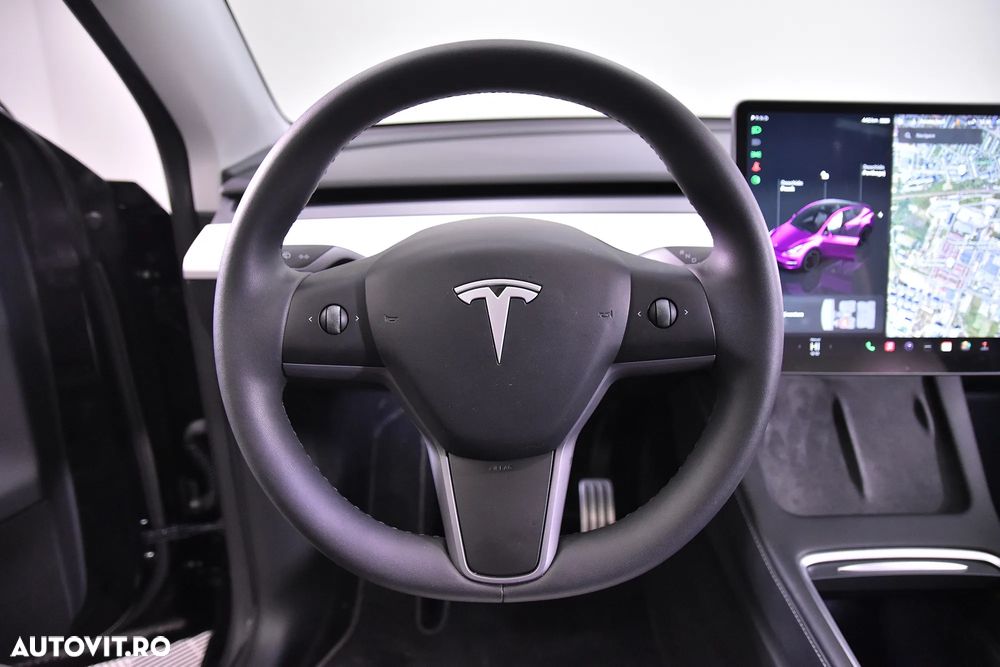 Tesla Model Y - 14