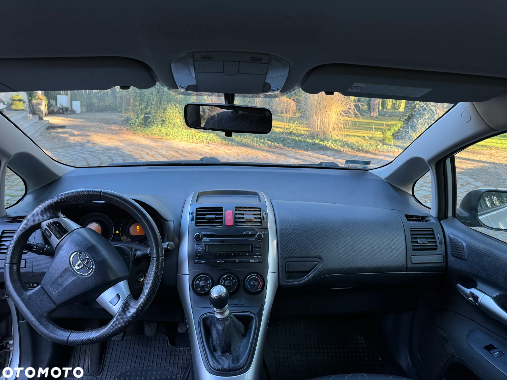 Toyota Auris 1.33 VVT-i Active - 4