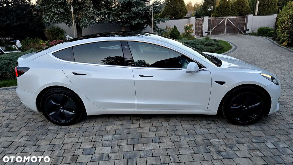 Tesla Model 3 - 9