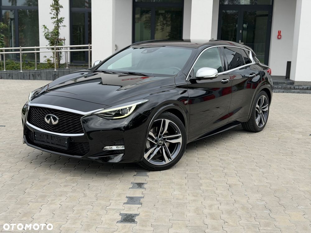 Infiniti Q30 2.0t DCT AWD Sport City Black - 6