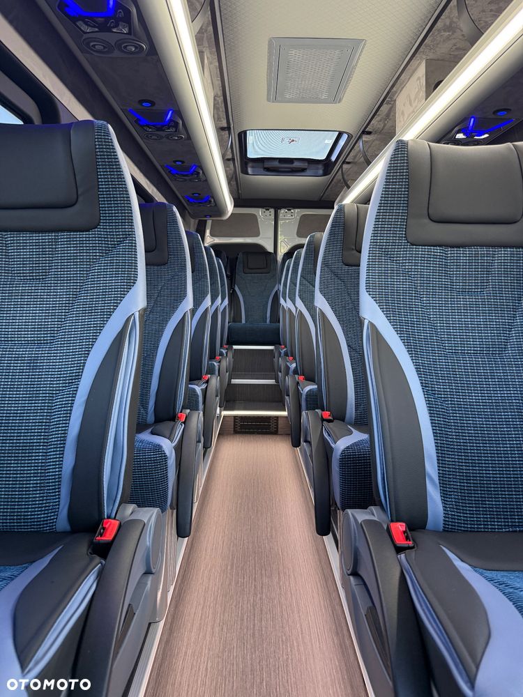 Mercedes-Benz Sprinter 519 - 31