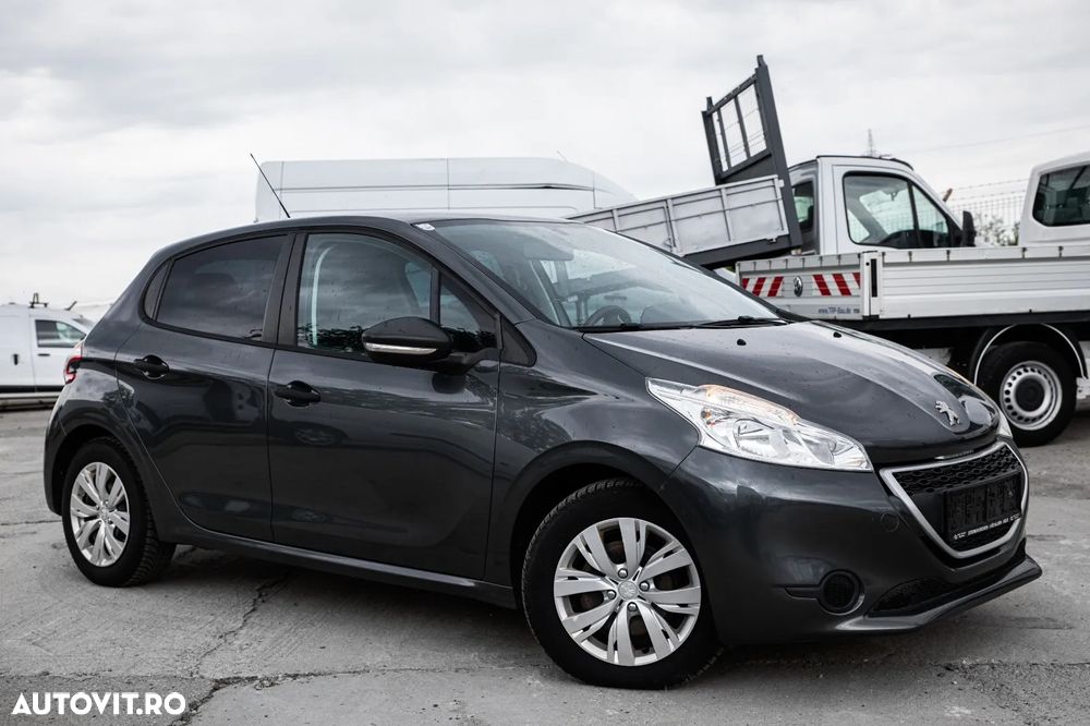Peugeot 208 1.0 L PureTech Active - 13