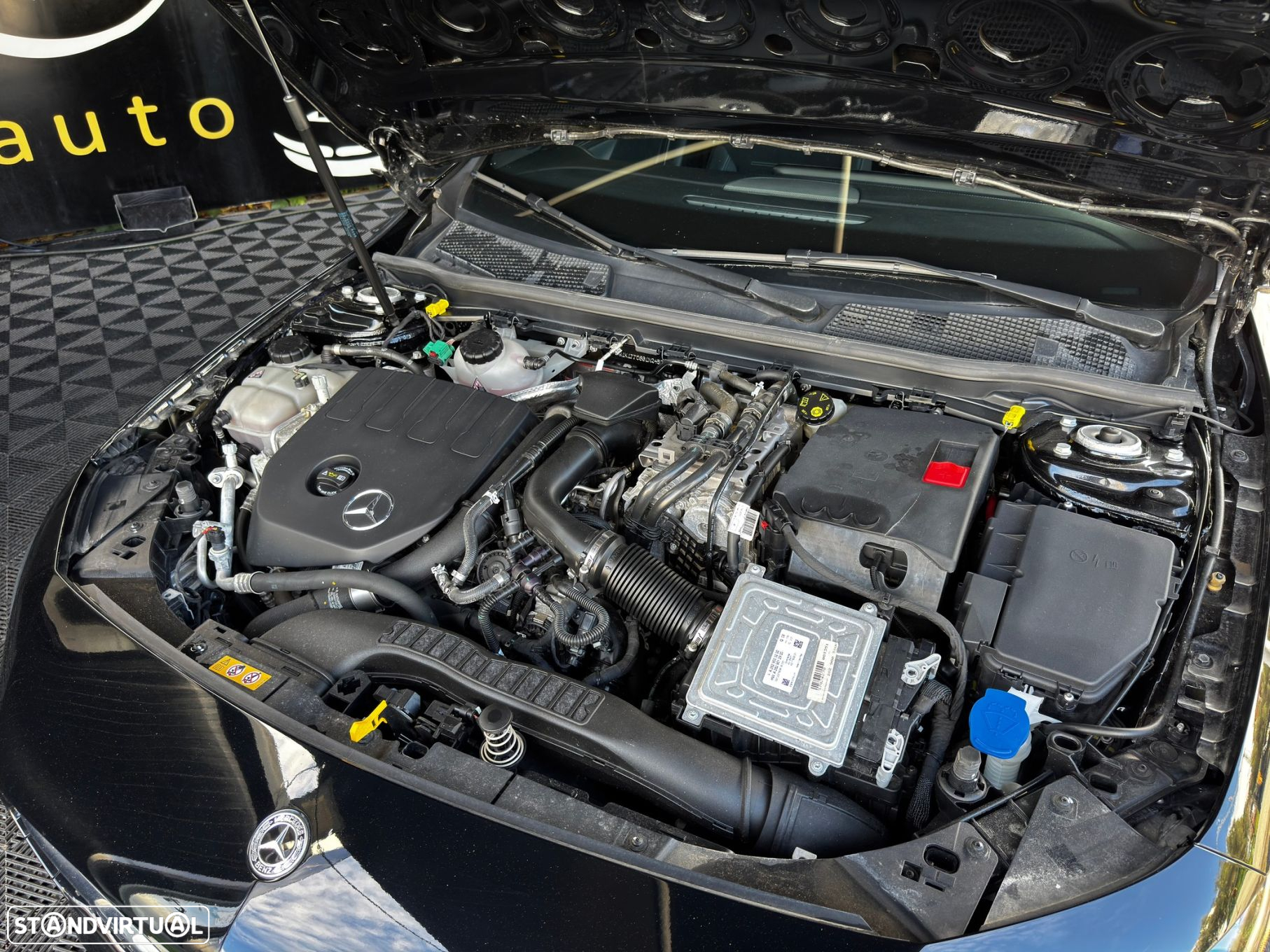Mercedes-Benz A 250 e AMG Line - 24
