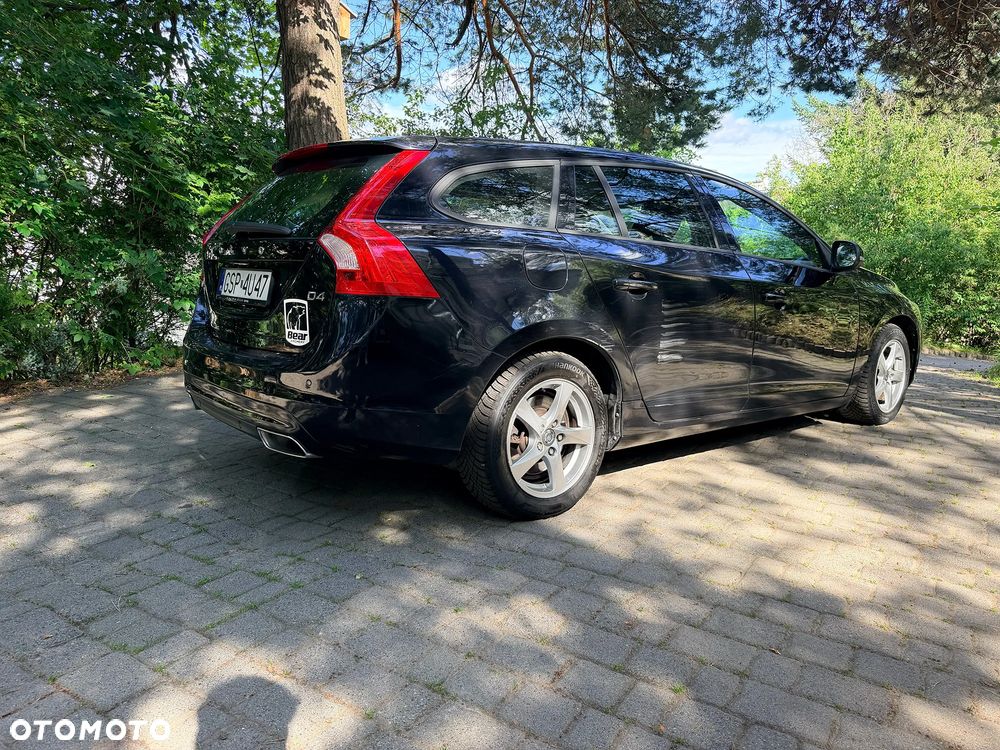 Volvo V60 D4 Drive-E Kinetic - 4