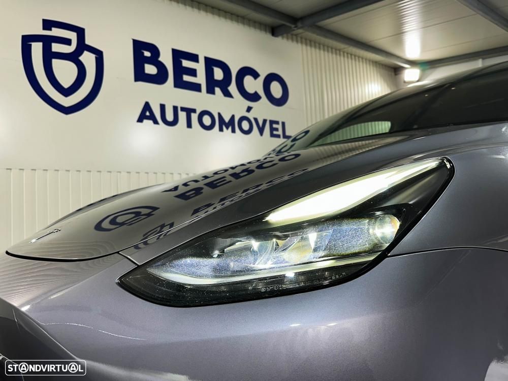 Tesla Model Y Performance Dual Motor AWD - 12