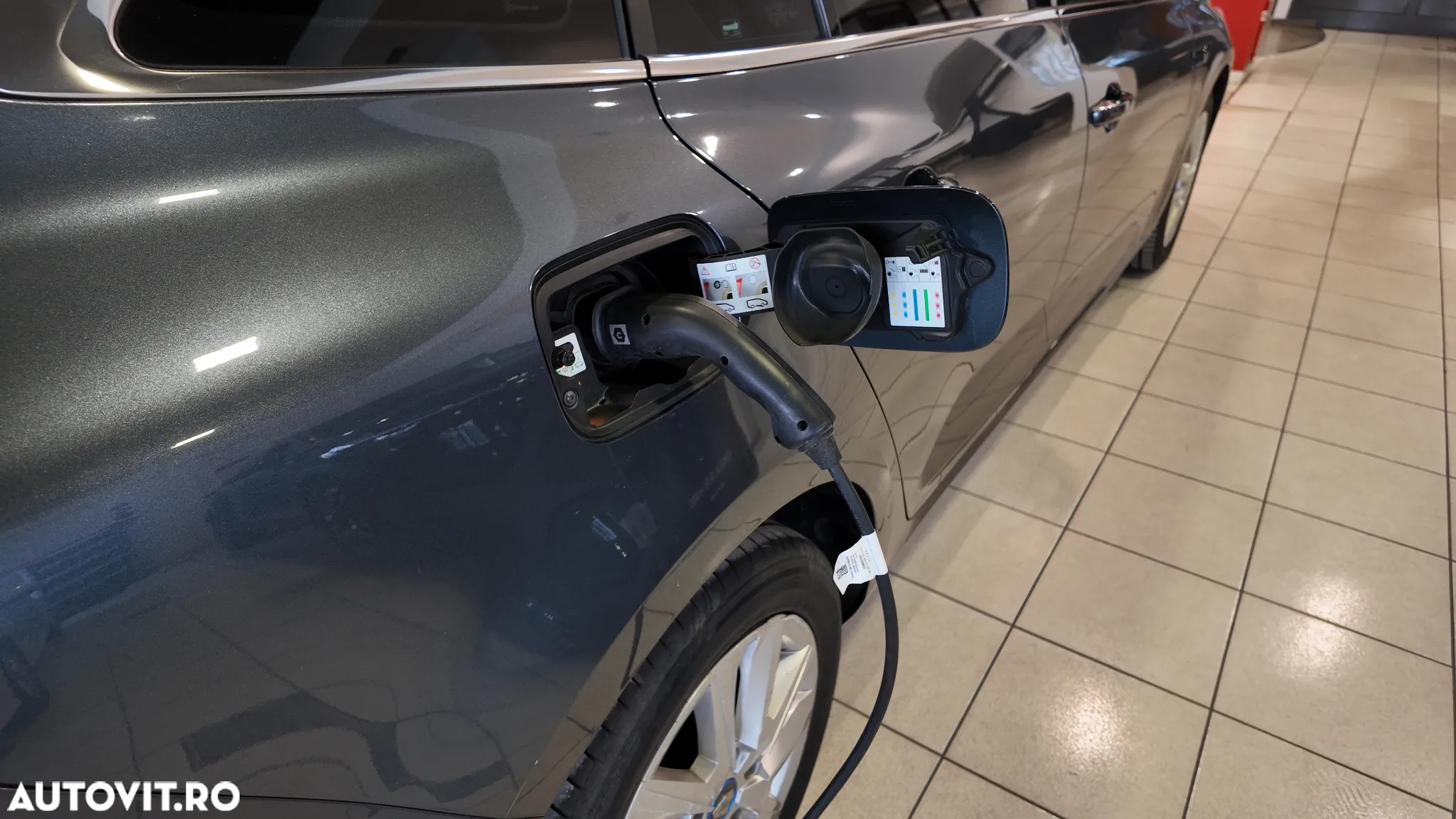 Renault Megane E-TECH Plug-in 160 BUSINESS EDITION - 36