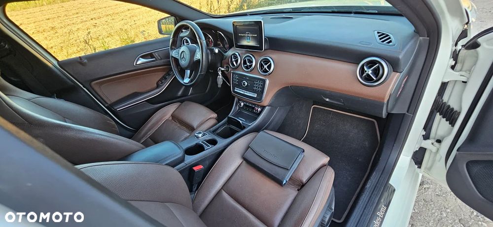 Mercedes-Benz Klasa A 220 d 4Matic 7G-DCT - 16