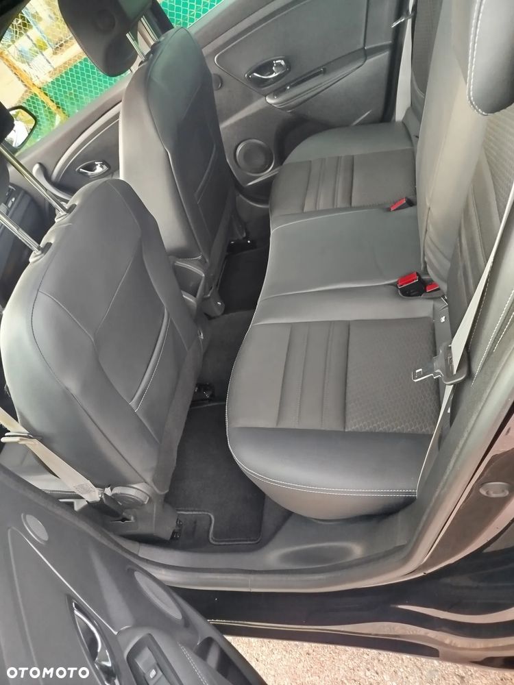 Renault Megane ENERGY TCe 130 EDC BOSE EDITION - 12