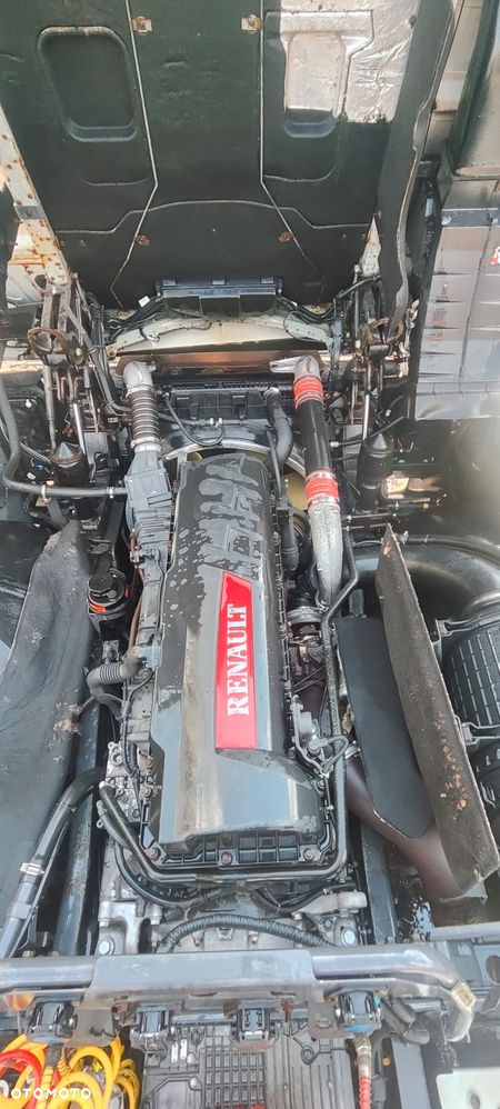 Renault MAGNUM 480 EEV - 12