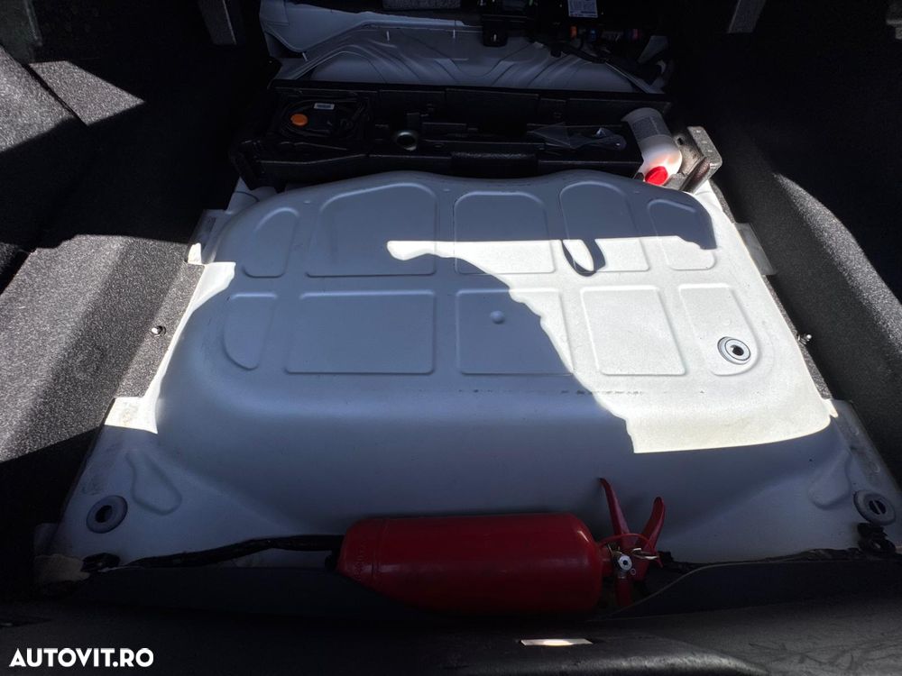 Volvo S90 T8 Twin Engine AWD Geartronic Momentum - 40