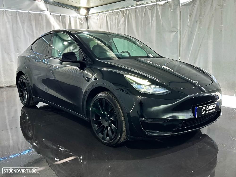 Tesla Model Y Long Range Dual Motor AWD - 4