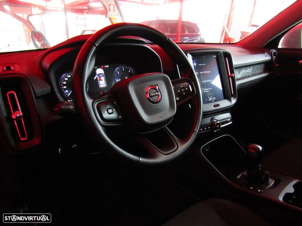 Volvo XC 40 2.0 D3 Momentum - 10