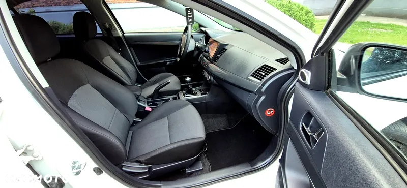 Mitsubishi Lancer 1.8 Invite - 15