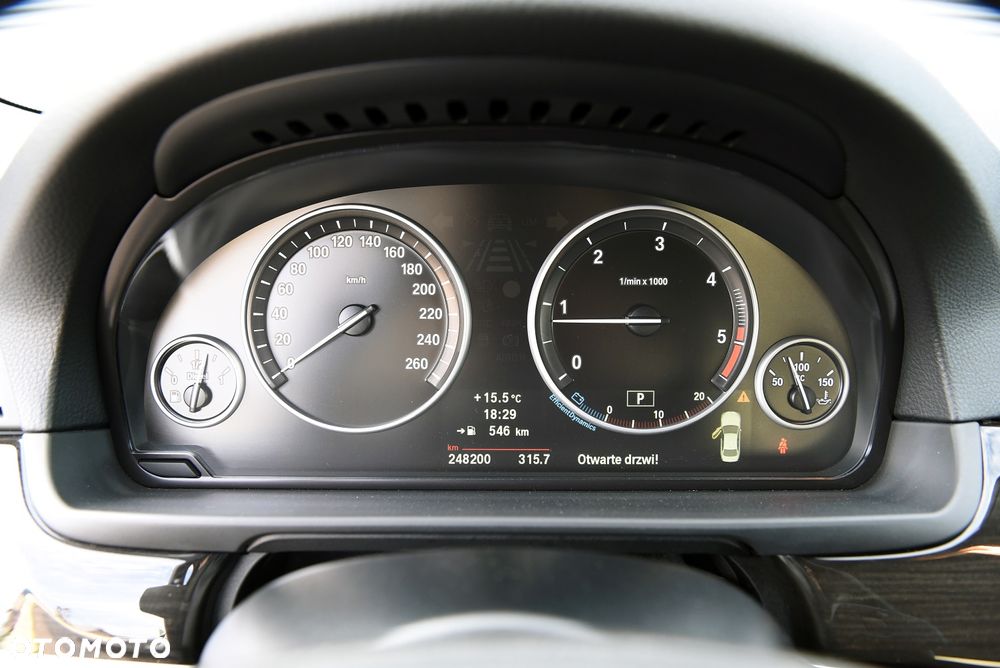 BMW Seria 5 520d - 27