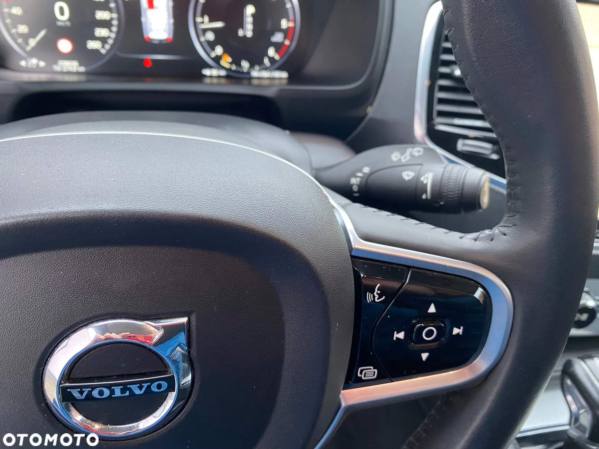 Volvo XC 90 D5 AWD Momentum 7os - 28