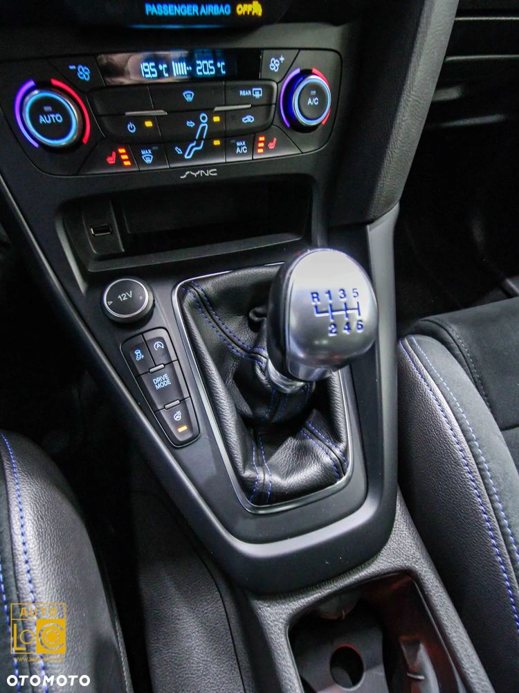 Ford Focus 2.3 EcoBoost S&S Allrad RS - 26