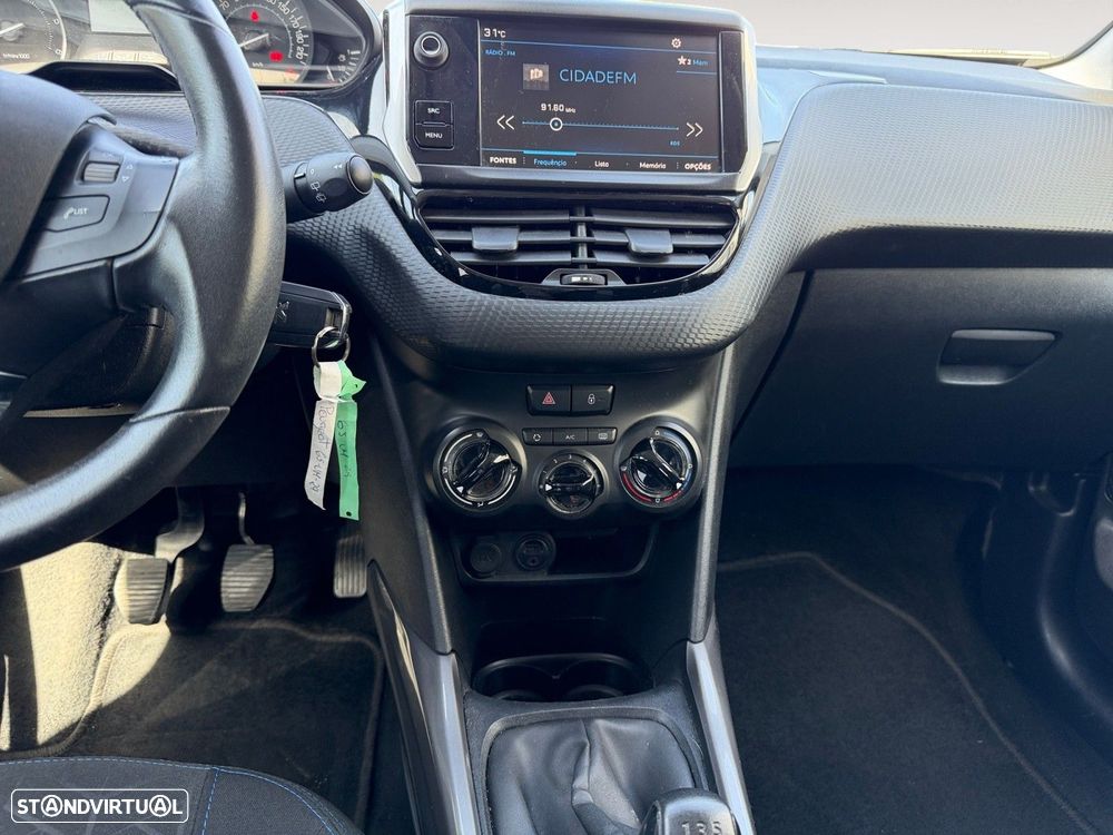 Peugeot 2008 1.6 BlueHDi Style - 11