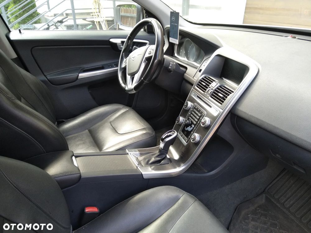 Volvo XC 60 T5 Drive-E Momentum - 11
