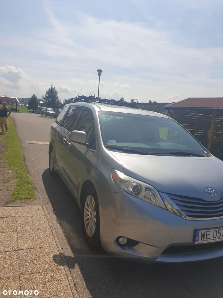 Toyota Sienna 3.5 V6 - 2