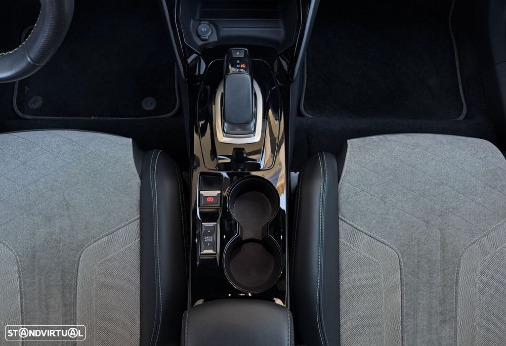 Peugeot e-2008 50 kWh GT - 17