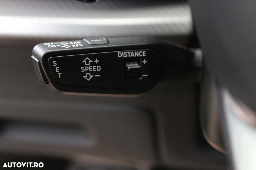 Audi RS Q8 4.0 TFSI quattro MHEV Tiptronic - 33