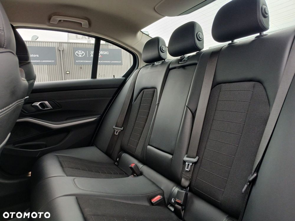 BMW Seria 3 318i Advantage - 14