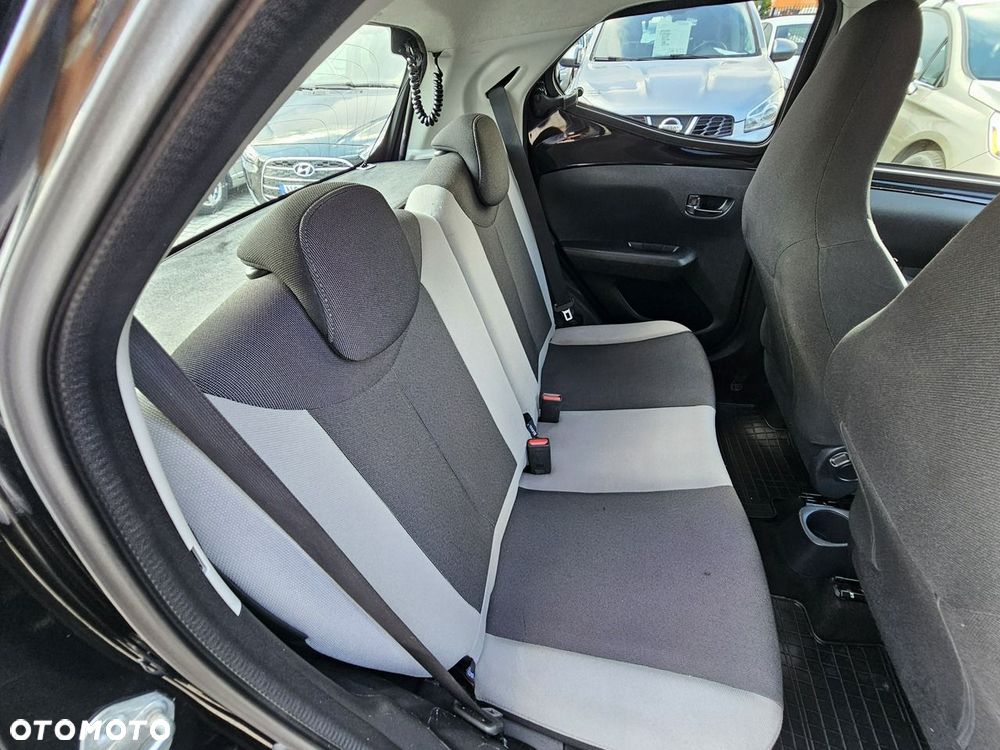 Toyota Aygo x-play touch - 33