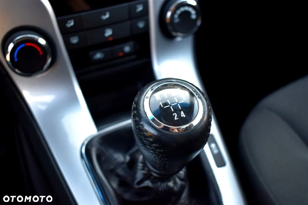 Chevrolet Cruze Station Wagon 1.6 LT - 34