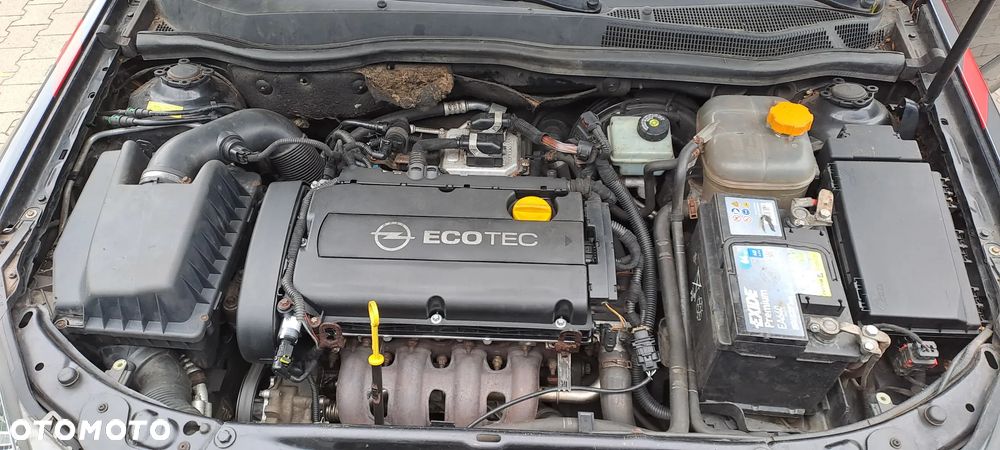 Opel Astra III GTC 1.6 Sport - 11