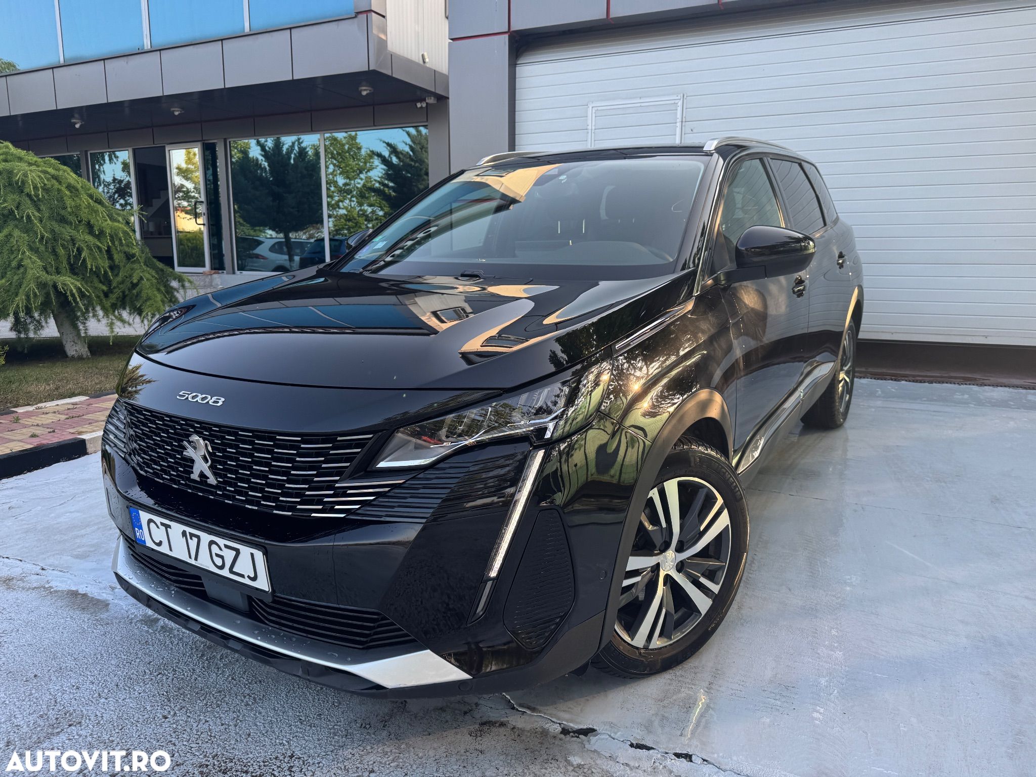 Peugeot 5008 1.2L 136 e-DCS6 MHEV Allure Pack - 1