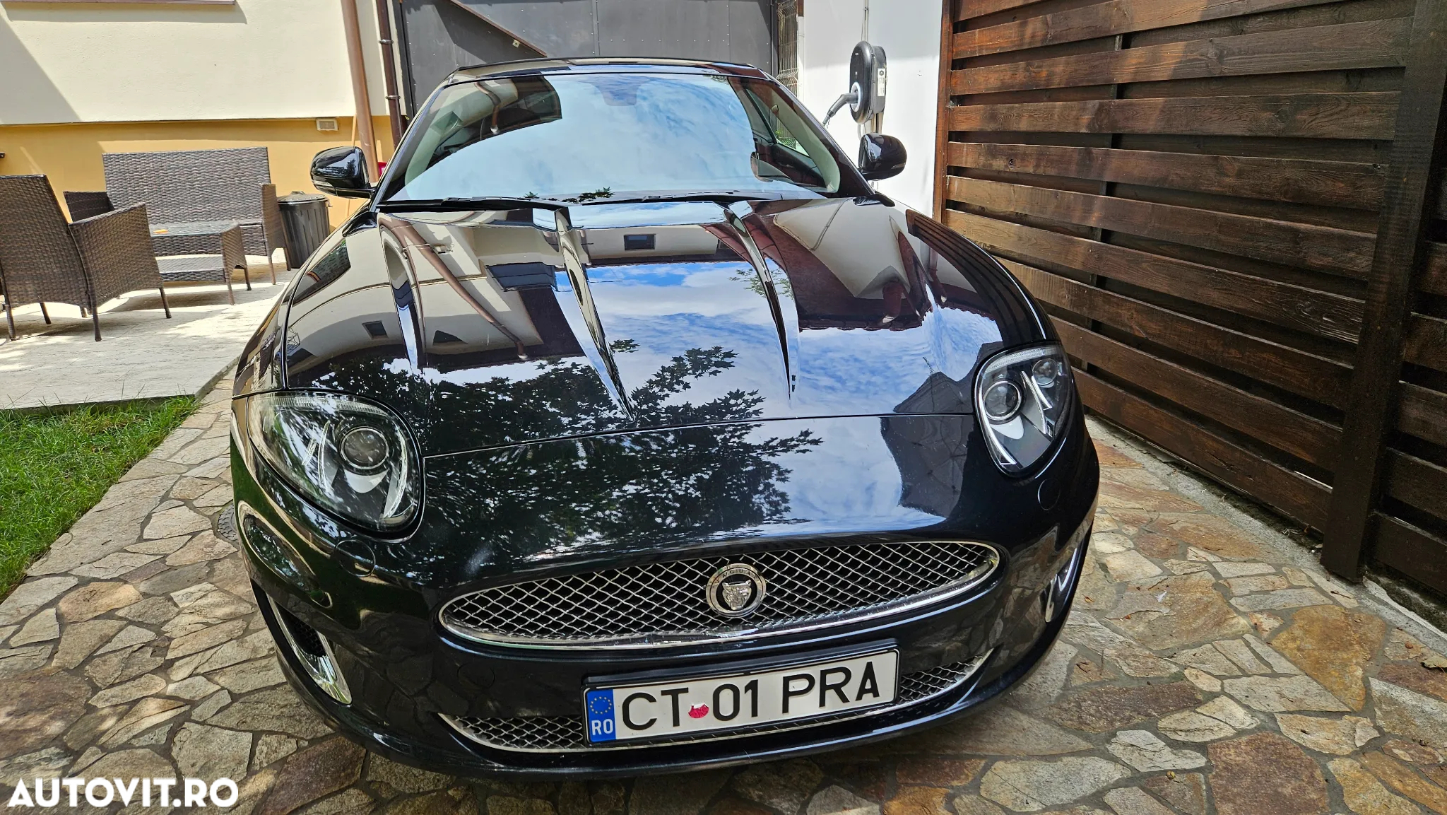 Jaguar XK 5.0 Coupe - 4