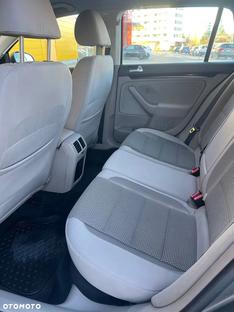 Volkswagen Golf VI 1.6 TDI Comfortline - 14